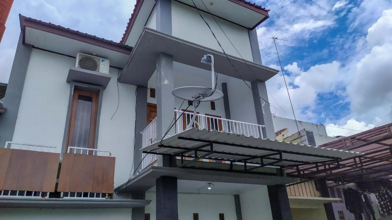 Omah Leren Mitra Reddoorz Near Gembiraloka Zoo Yogyakarta Hotel Bagian luar foto