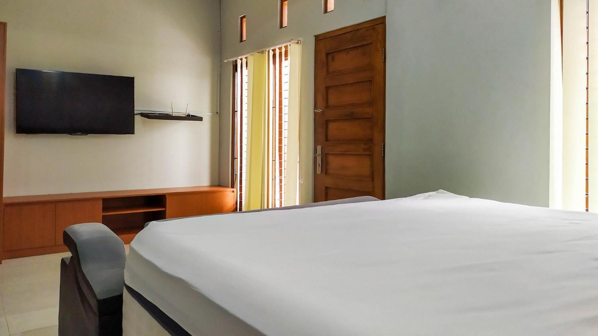 Omah Leren Mitra Reddoorz Near Gembiraloka Zoo Yogyakarta Hotel Bagian luar foto