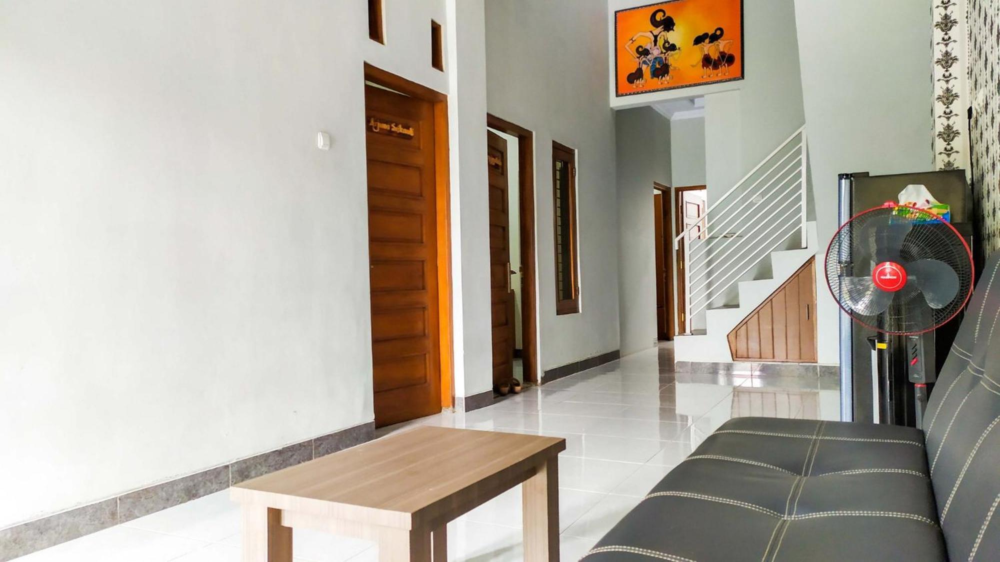 Omah Leren Mitra Reddoorz Near Gembiraloka Zoo Yogyakarta Hotel Bagian luar foto