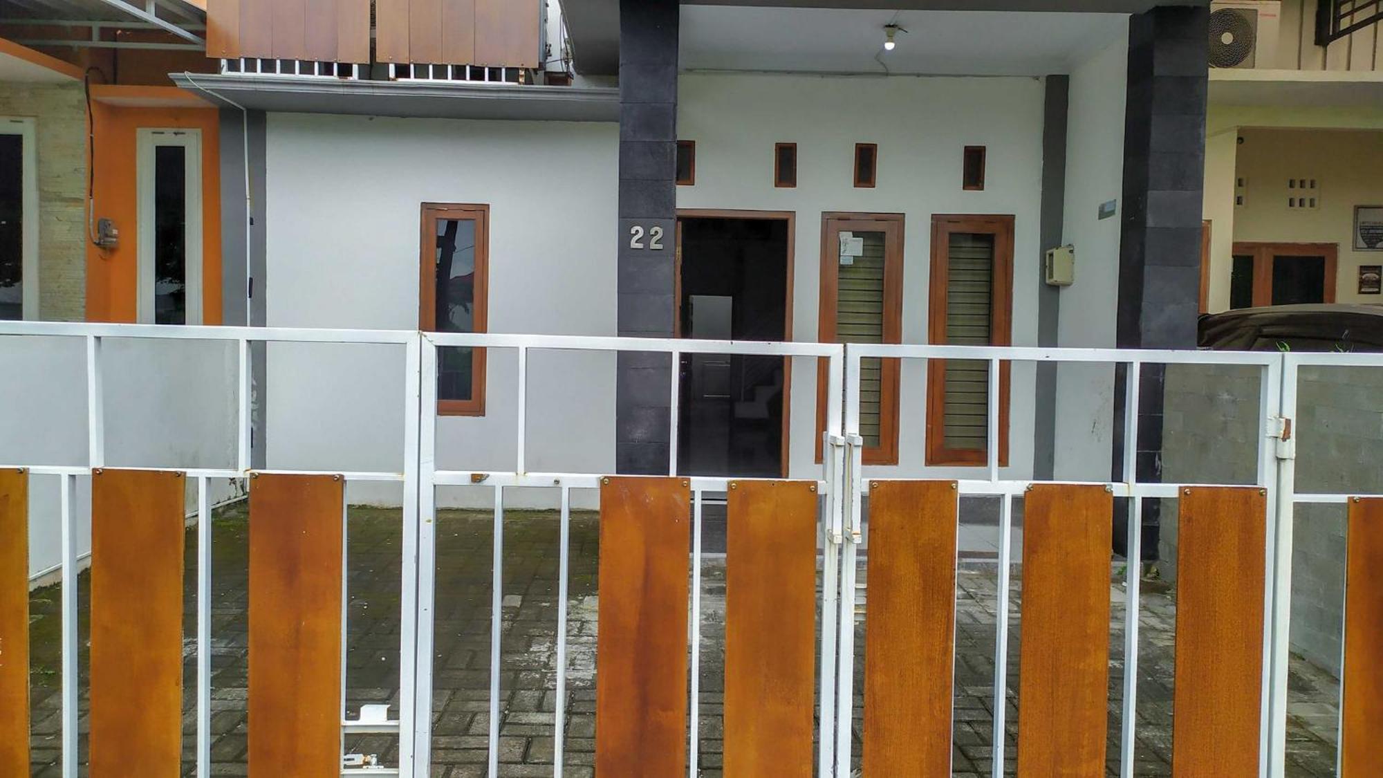 Omah Leren Mitra Reddoorz Near Gembiraloka Zoo Yogyakarta Hotel Bagian luar foto